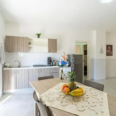 5 Stars - * Marina di Strongoli