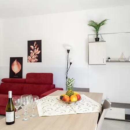 5 Stars - * Marina di Strongoli